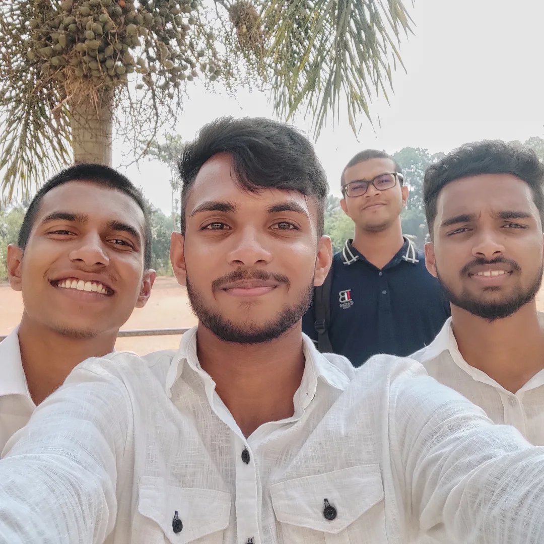 nadeeaaaz's tweet photo. Making Memories In The Hallways 📷📷
.
.
.
.
.
.
.
.
.
.
📷 Capture By - @Me
📷 Capture At - @Prince College,Ratnapura
📷 Capture On - @Unknown
#nadeeaaaz #ratnapura #sabaragamuwa #srilanka #newtown #princecollege #scienceday #selfie #friends #travel https://t.co/ZS79eHe1s7
