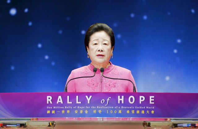 monarchreport25's tweet photo. 🚨EU Rights Groups Call on South Korea to Release Elderly Detainees

The demand was specific.
✅Review the pretrial detention of 95-year-old Shincheonji Chairman Lee Man-hee.
✅Keep the response to 83-year-old Family Federation leader Hak-ja Han Moon neutral and proportionate.

August 7, Seoul. Five organizations held a joint press conference: HRWF, CAP LC, FOREF, CESNUR and Bitter Winter.

This was not a defence of any theology, HRWF said. It was a defence of one principle: fundamental rights apply equally to all.

They built the case in four moves.

Obligation. Korea ratified the ICCPR in 1990 and the Convention against Torture in 1995. The Mandela Rules call for house arrest, not prison, for a 95-year-old accused of a non-violent offence.

Precedent. Hong Kong bailed Cardinal Zen. Vietnam gave Thich Quang Do house arrest. Democracies found middle ground.

Necessity. If the evidence already supported an indictment, why detain at all? And was it gathered neutrally, or under a narrative casting the accused community as a "sect" or "cult"?

Pattern. The charges trace back to ordinary political participation by minority believers. Studies of Shincheonji congregations in Europe, Argentina and Australia found hostility rising abroad.

Korea, they said, "has crossed a worrying line."

Those present signed a formal letter to the Korean government demanding Lee's immediate release.

Source:
https://t.co/4q2lIjm4iN
