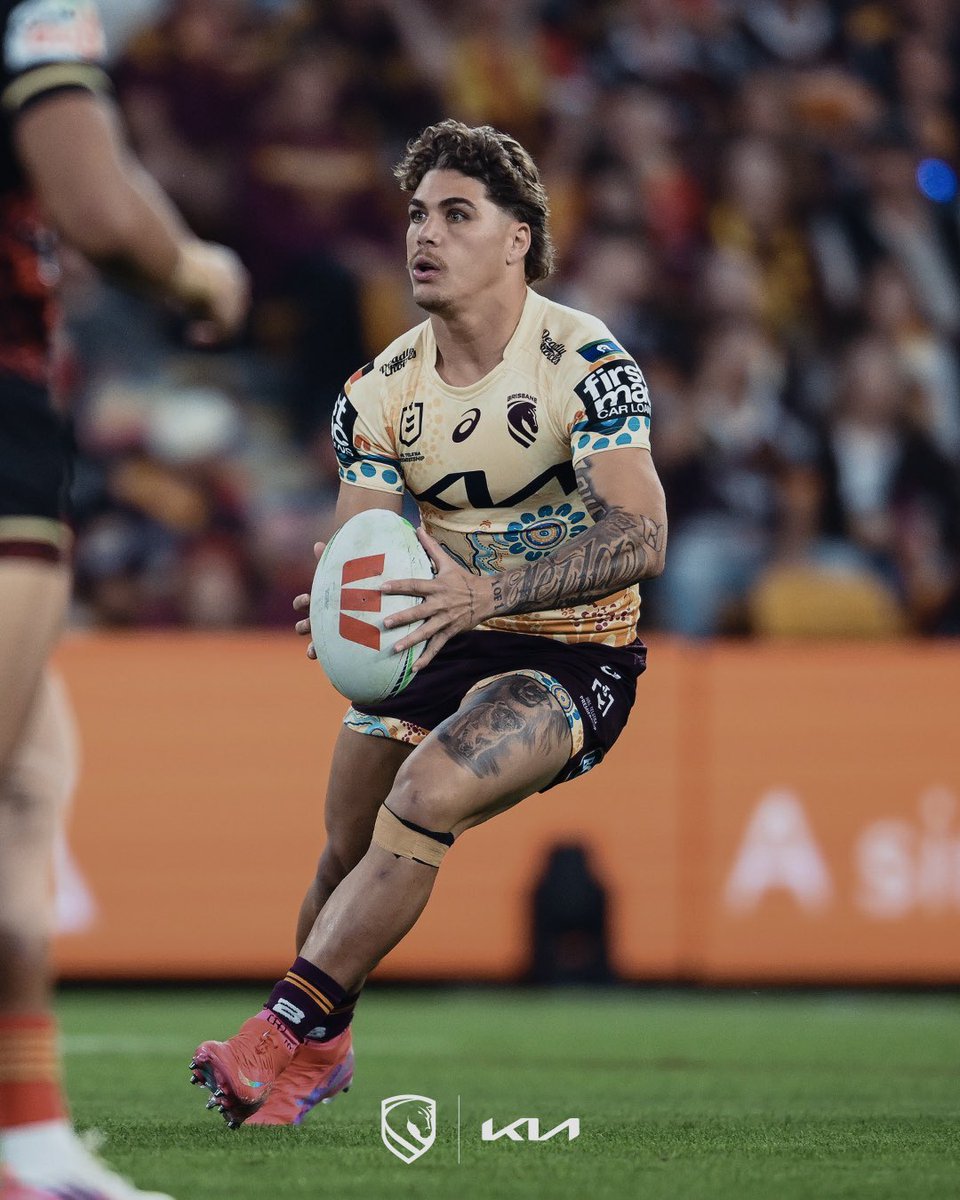 brisbanebroncos's tweet photo. Into the break up 30-24 ⏳ https://t.co/e475G2hEVR