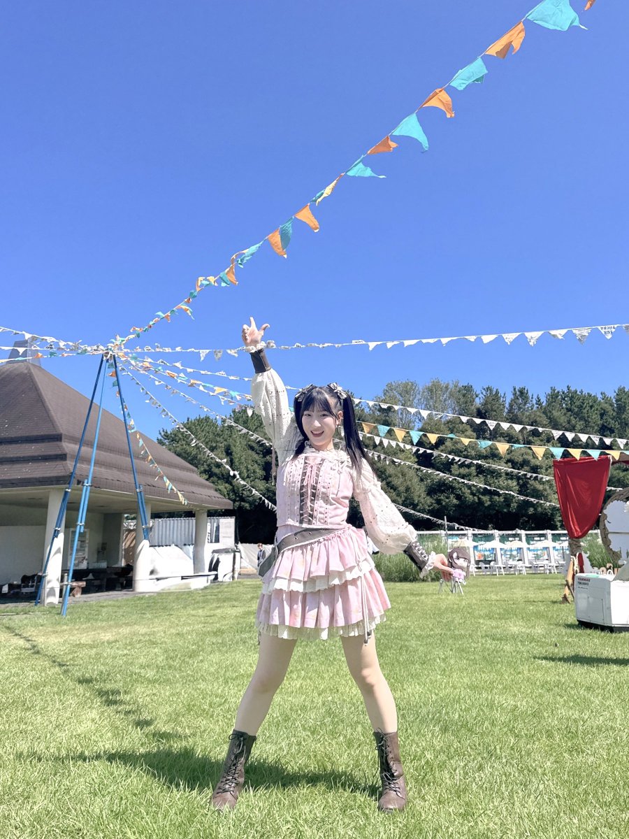 _sakurai_momo_'s tweet photo. #LuckyFes ちょ〜たのしかったぁ🌈♡
きてくれたみんな、てんきゅんですっ💖

みんなの盛り上がりや楽しさがめいっぱい伝わってきてうれしかったよ🤭♡そのおかげできょうはじめてノイミーを知ってくださった方にも魅力が伝わったんじゃないかなって思います🫶🏻⟡.*
暑い中本当にありがとう➿☀️.• https://t.co/XGz7gr7esA
