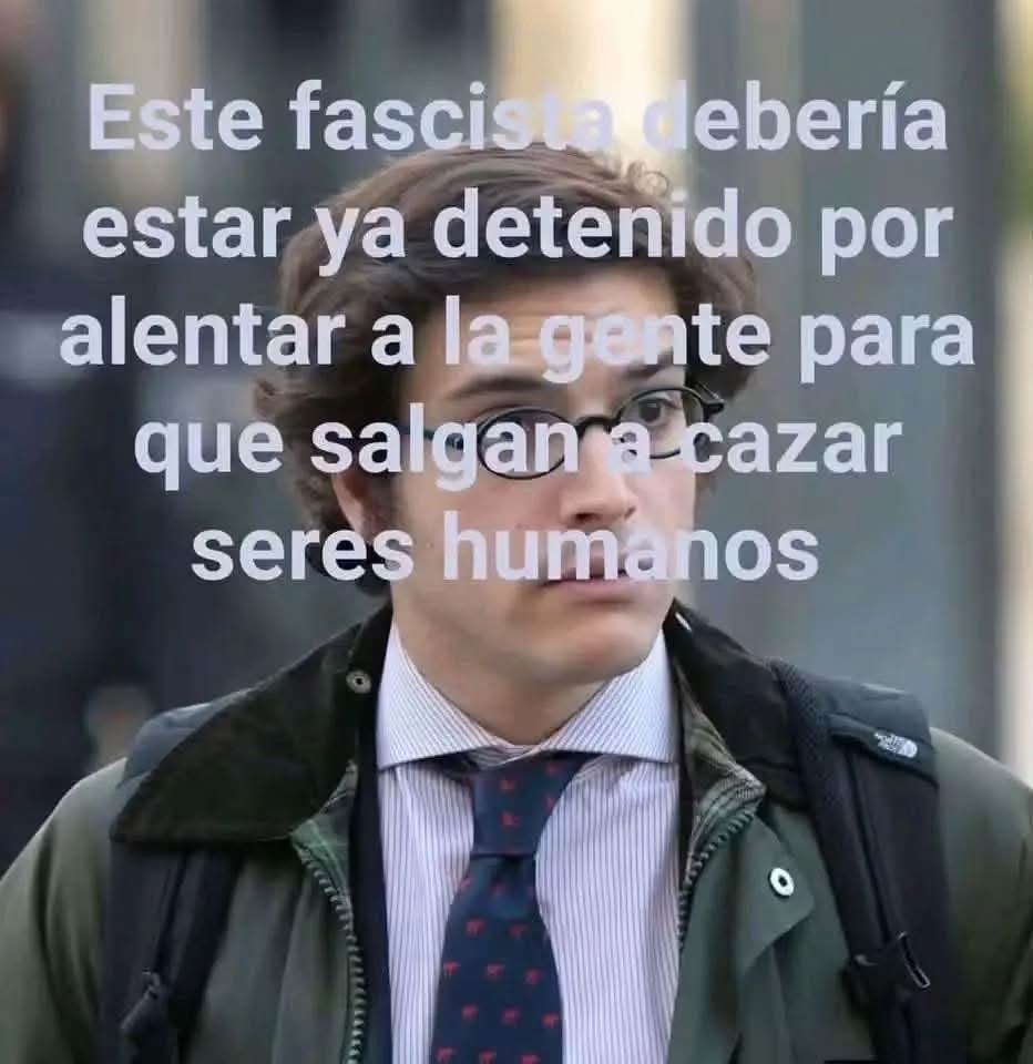 ELTOLAVARA6's tweet photo. Este PARÁSITO mierdecillas dice que hay que ir a Ceuta a cazar inmigrantes..
Porqué destila tanto odio esta gentuza?..Por suerte,éstos Nazis salieron corriendo como galgos de Ceuta..Ojalá donde vayan les pase igual. https://t.co/fKrO7F4xQo