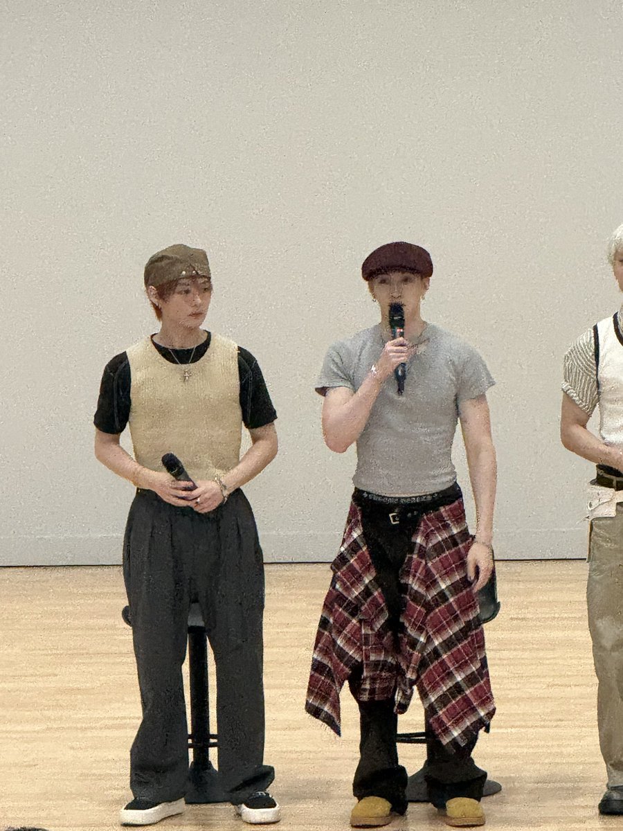 yesparentszone's tweet photo. 엄빠 옆자리야~~ https://t.co/e4v0IUSplh