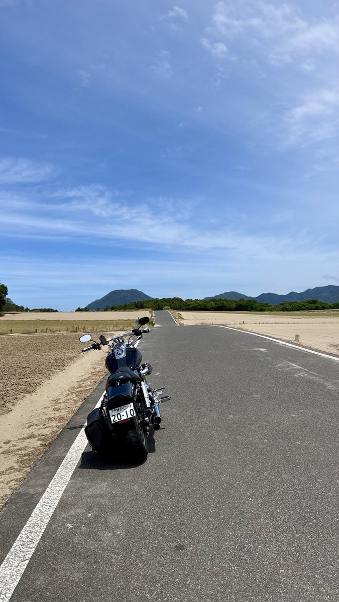 FXDF_FATBOB_BOB's tweet photo. 朝から快晴！☀️

5月に大山行った時
帰りは電車だったけど🫢
今日は鳥取砂丘経由で
無事帰宅！🏍️💨
あ、ただの
自己満リベンジです😅 https://t.co/3rTMCNIdqy