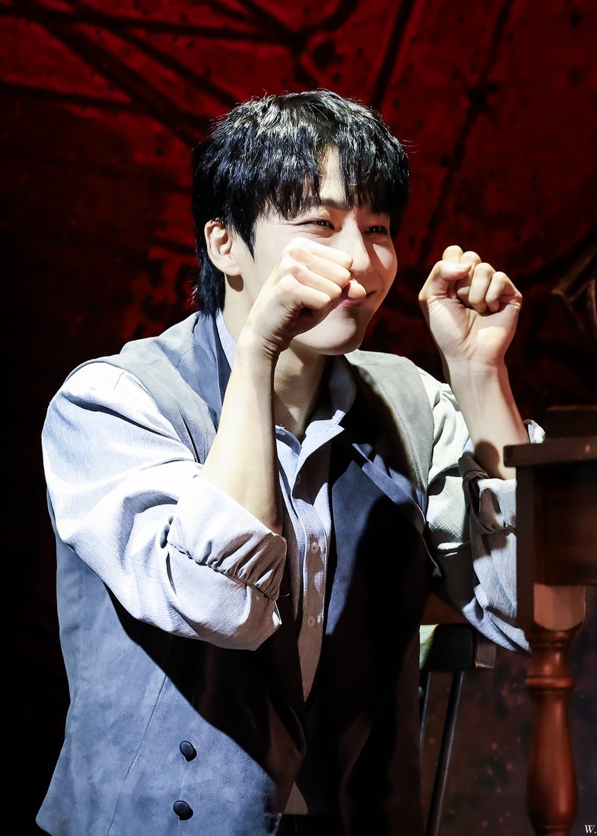 w_on_pic's tweet photo. 260805 블랙메리포핀스 낮공 스페셜 커튼콜
M6. 메리를 기억해

헤르만 디히터 #원태민 https://t.co/L1keVYcHOP