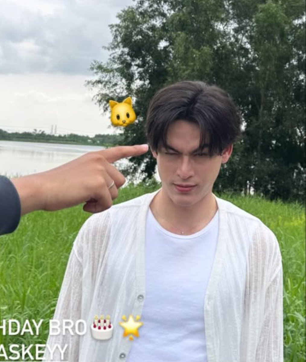 forwayar's tweet photo. มีคิ้วแล้วเหมือนใครมากกว่ากานนน https://t.co/tx7HOVY8bh