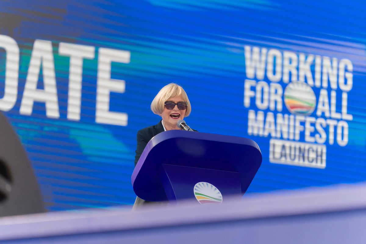 Our_DA's tweet photo. 🇿🇦 Today is more than a manifesto launch, It's a commitment to every South African who believes our country can work better for all.

DA leaders took to the stage to share a plan and vision for safer communities, better services, economic growth and honest government.

📹 Watch live on Youtube: https://t.co/DgzDk6e5xD