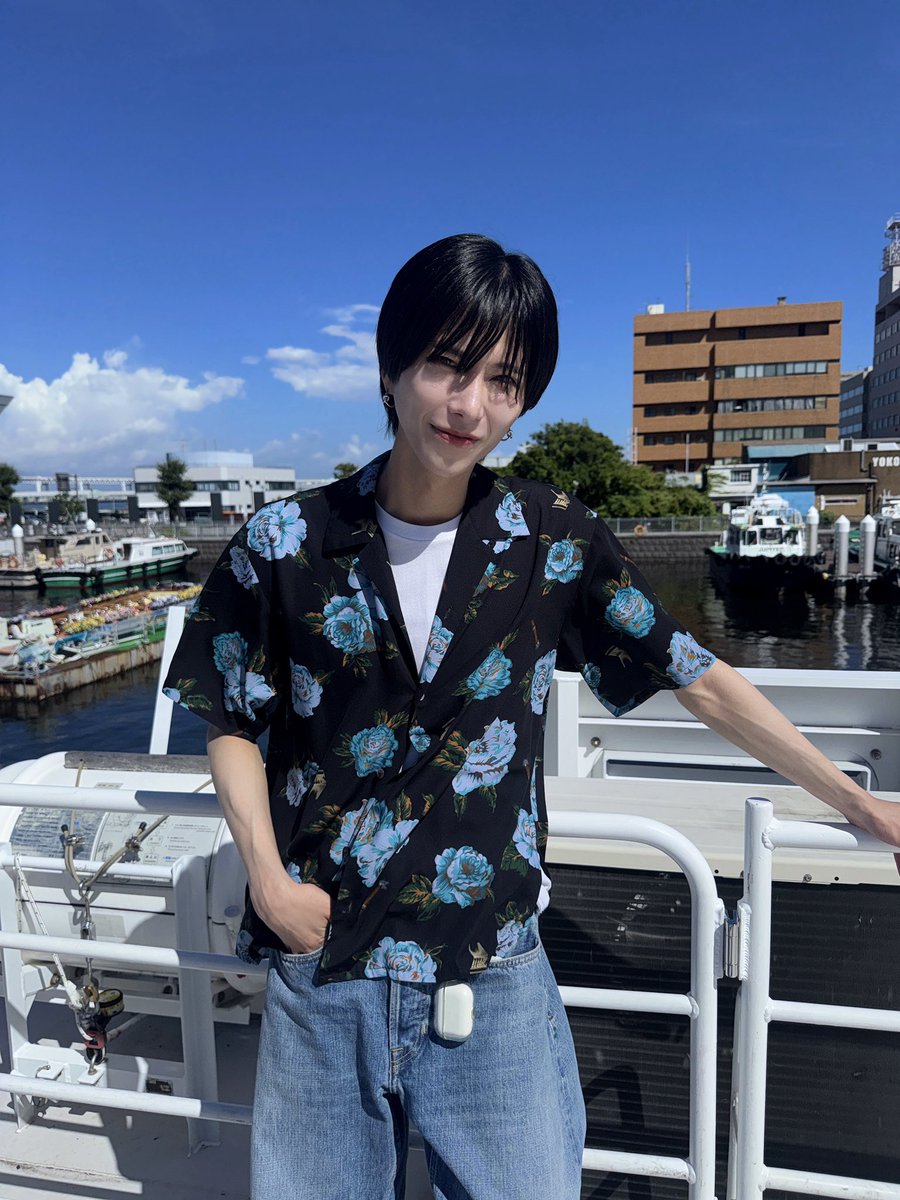 _yamanoii's tweet photo. 只今絶賛顔が火照っておりますが…

夏らしいことできて最高に楽しかったです、とても🌴

千くん、アロハシャツ返し忘れたから貰っていいの?? https://t.co/4KJQMcYWAz