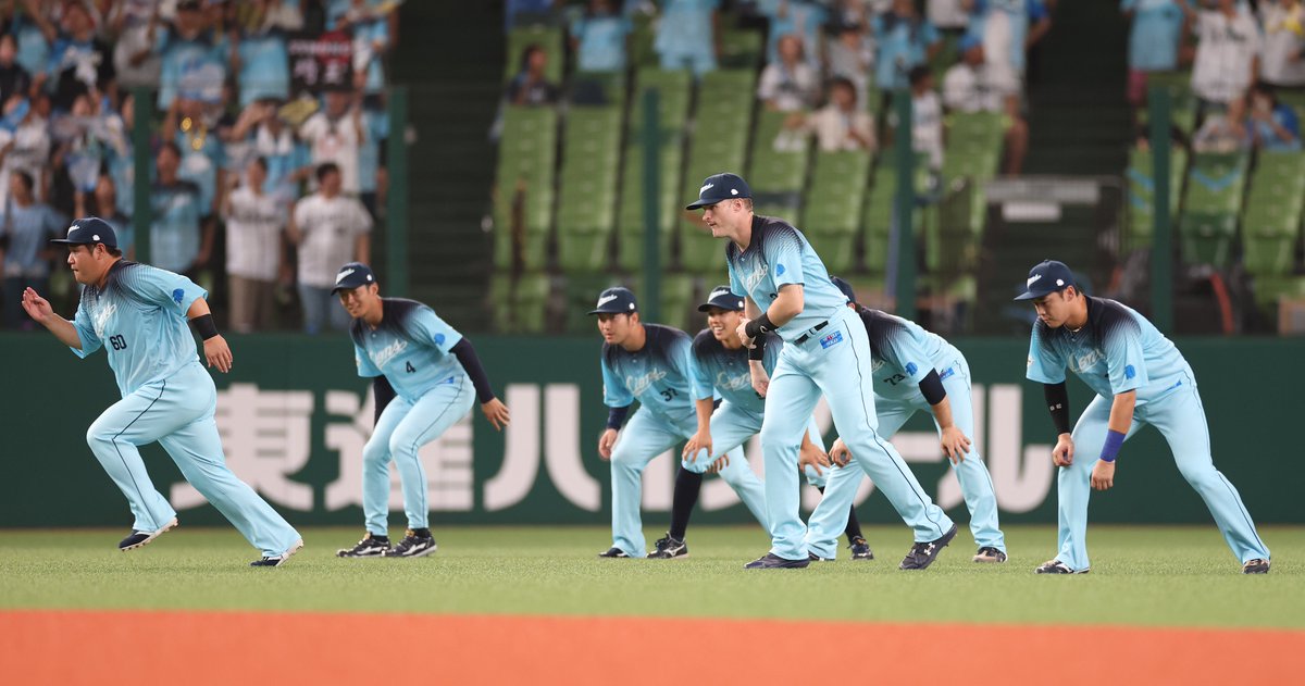 Sponichi_Photo's tweet photo. ＜西武×ソフトバンク　19回戦＞
フライングしているのは…
（撮影・須田　麻祐子） https://t.co/RdMJedM4bX