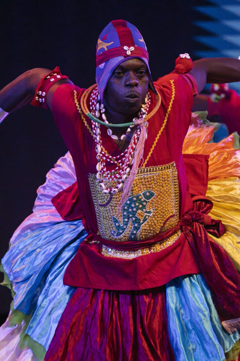 Festivalsdusud's tweet photo. BENIN VODUN – L’AME DE L’AFRIQUE
VODÚN DE BENÍN – EL ALMA DE ÁFRICA

Les traditions du Bénin sont un mélange riche de rites spirituels, de festivals, de pratiques sociales et de savoir-faire ancestraux qui façonnent l'identité culturelle du pays. https://t.co/1mGPzUm1qx