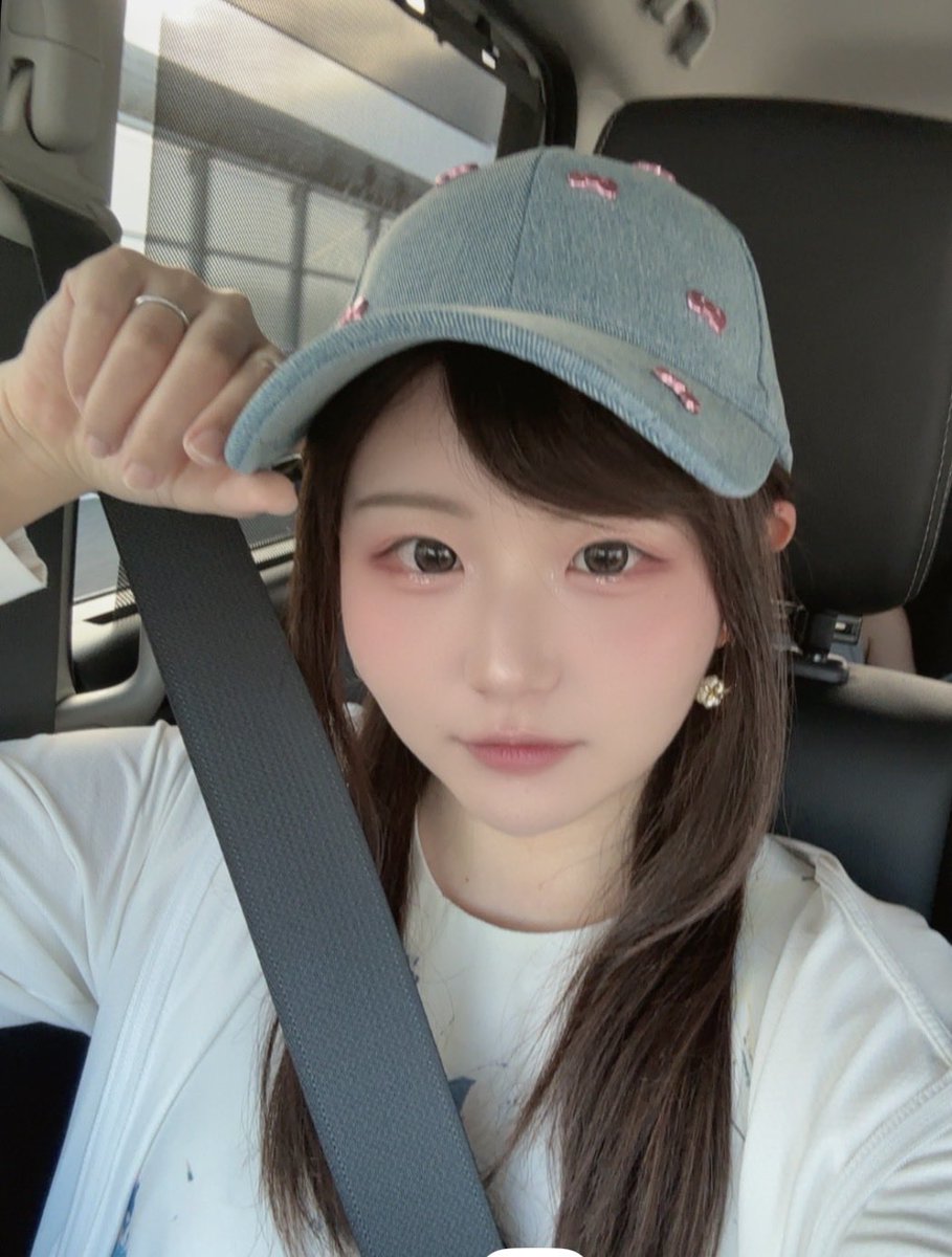 emtaaaaan's tweet photo. キティ様のキャップかわゆい🧢💕

ミクチャ初めて初期から仲良い
お友達の舞台へれっつらご✊🏻 https://t.co/iHASEdEkrs