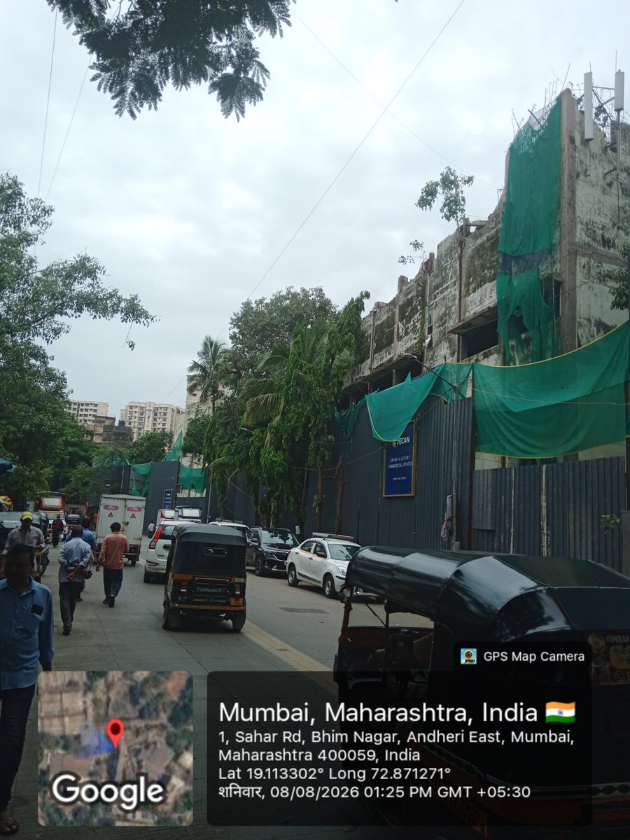 AnjuMatlab98252's tweet photo. @Dev_Fadnavis @MumbaiPolice @mybmc hamari mange Jo love hai yah road per khadda karta hai per NET ka cable gairkanooni tarike se dalta Bina permission aur jo Vishal Hai yah building ka kam Jo Tut Rahi Hai iski already pahle complaint dala hai jo building factory ka officer perm https://t.co/QHnULlMfMI