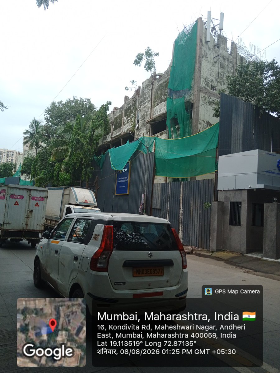 AnjuMatlab98252's tweet photo. @Dev_Fadnavis @MumbaiPolice @mybmc hamari mange Jo love hai yah road per khadda karta hai per NET ka cable gairkanooni tarike se dalta Bina permission aur jo Vishal Hai yah building ka kam Jo Tut Rahi Hai iski already pahle complaint dala hai jo building factory ka officer perm https://t.co/QHnULlMfMI