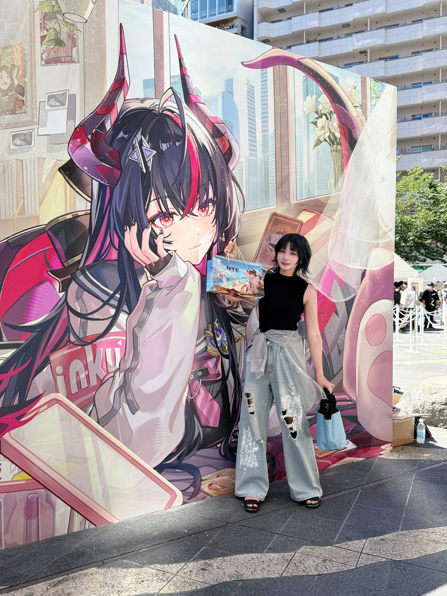 momococcos's tweet photo. 池袋のNTEイベント行ってきた〜！
レクリエーションいっぱいで楽しかった💖
最近ゲーム始めたところだったからリアイベ行けて嬉しい！
レイヤーさんからファンサも貰ったから後で動画載せる😼

#NTEメェメェ村集合 #NTE #NTEネバエバ https://t.co/xf1NkuZZ3n