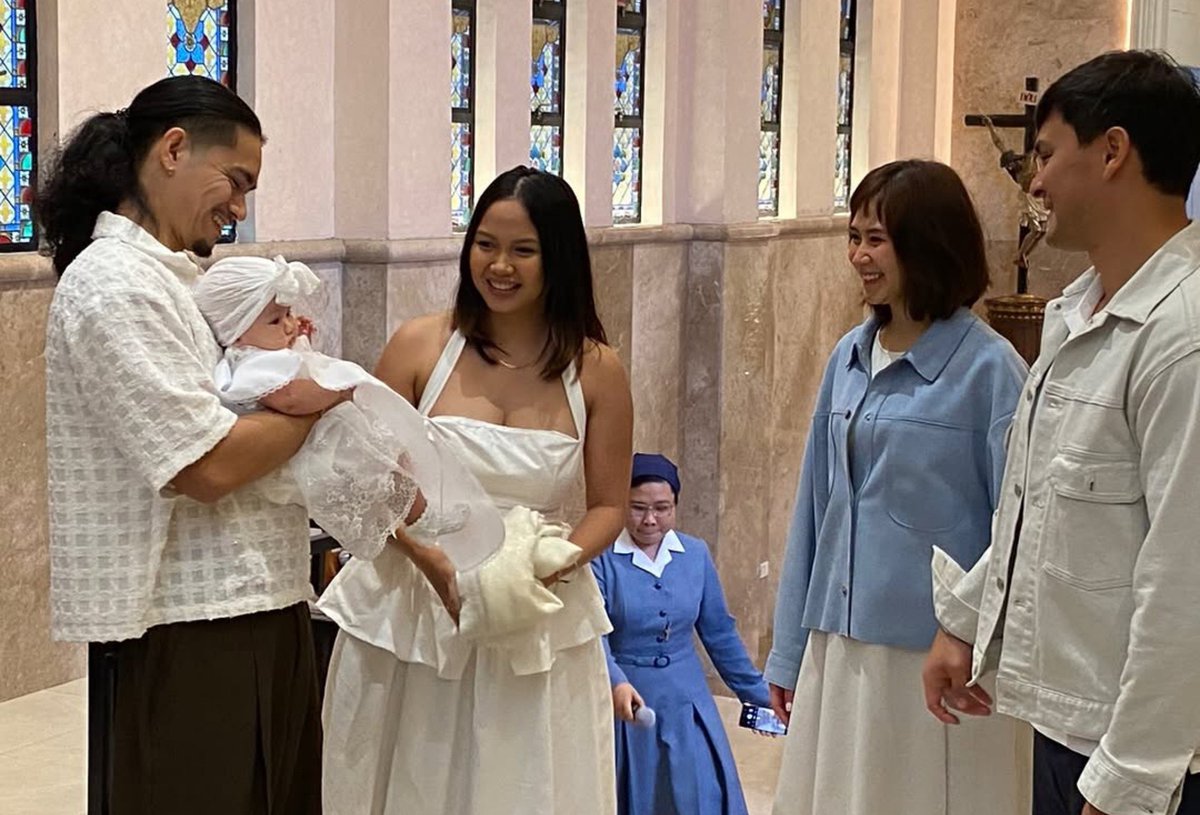 AshMattOfficial's tweet photo. Sarah and Matteo at the baptism of Coach Jim’s baby today. 🤍

@JustSarahG @mateoguidicelli https://t.co/pOJvb6R1AB