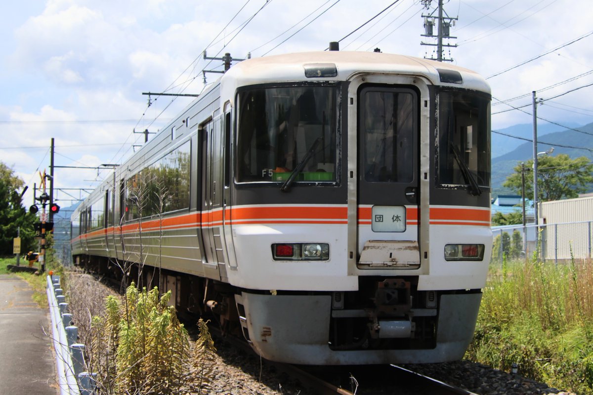 series373f1's tweet photo. 伊那谷お酒学園～よってほ信州地ビール編～
373系 F5編成による団体臨時列車が伊那市〜豊橋間で運転されました。
七久保駅手前でなんとか撮影出来ました。
建設中の七久保駅待合室の様子も。
2026.8.8
#信州DC
#知ってほ信州
#信州デスティネーションキャンペーンプレキャンペーン
#飯田線
#373系 https://t.co/mPSICVjFM0