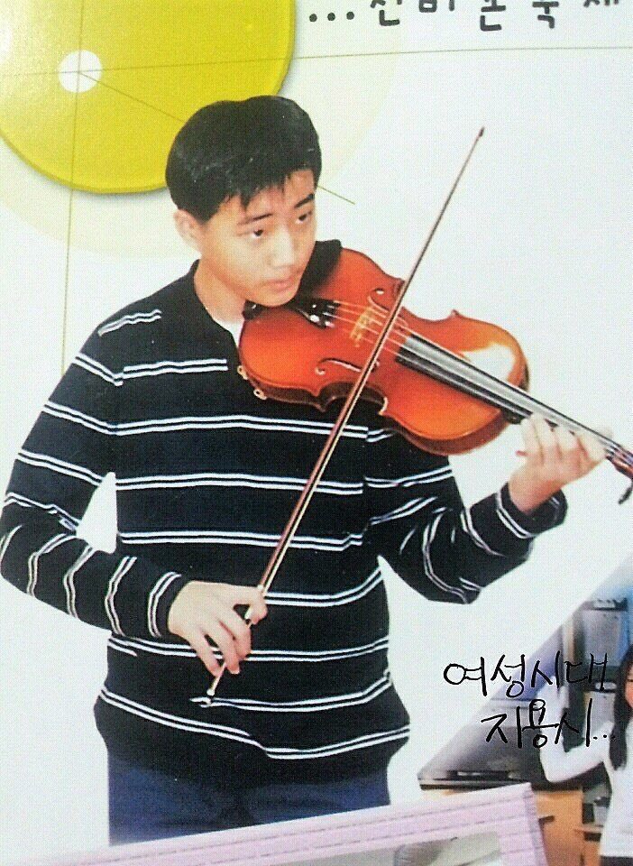 mrsjungchanwoo's tweet photo. YoungK recreated his childhood pictures🥹 https://t.co/IUuMANxjYV