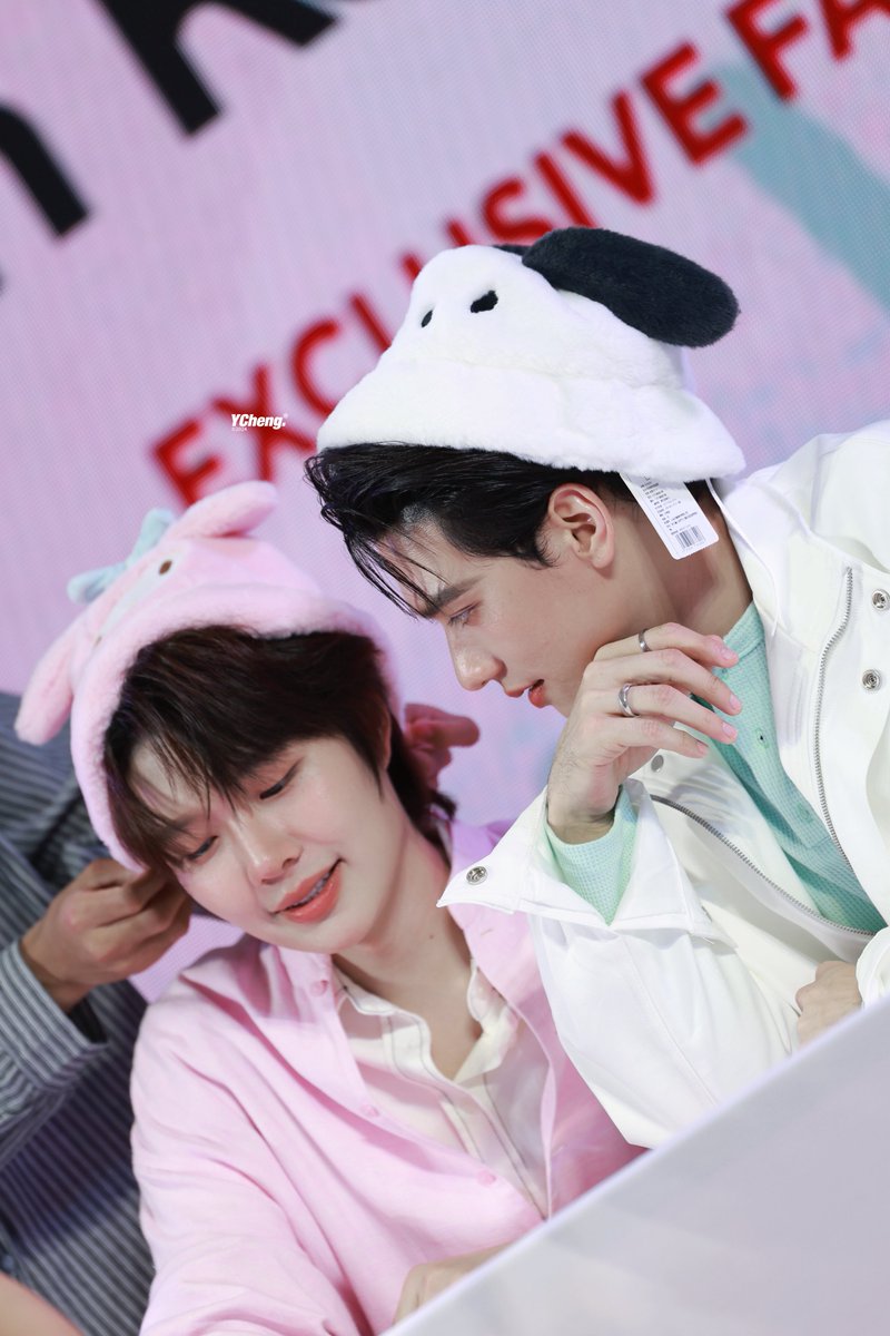 ycheng1205's tweet photo. So cuteee

#RBNxMeetandGlowKNP 
#KengNamping
#nampingsterㅤ
#KengHarit https://t.co/bpb6aA0WJU