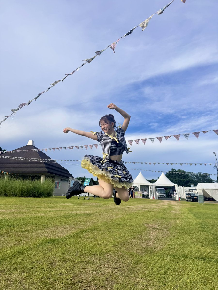 Kuranoo_Narumi_'s tweet photo. #LuckyFes
AKB48はウイングステージでした🪽✨
夏曲いっぱい、
最高に盛り上がって
暑くて厚くて熱かったです😎🔥
会場にお越しの皆さん！
配信をご覧の皆さん！
本当にありがとうございました！！！ https://t.co/99YvoAM9bw