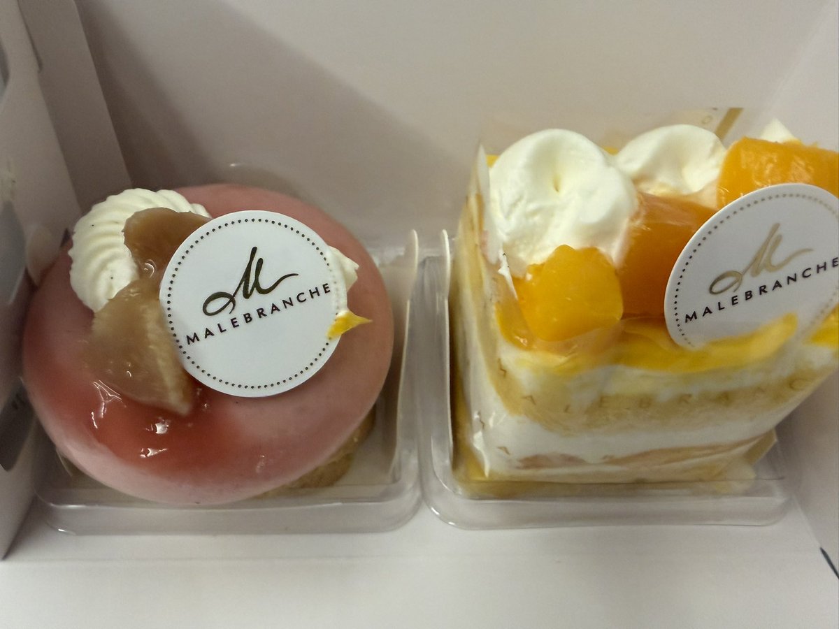trex_0907's tweet photo. 自分が大好きなお店の素敵なケーキ🍰
新幹線内だけど失礼します！w https://t.co/jt16lo6Xvh
