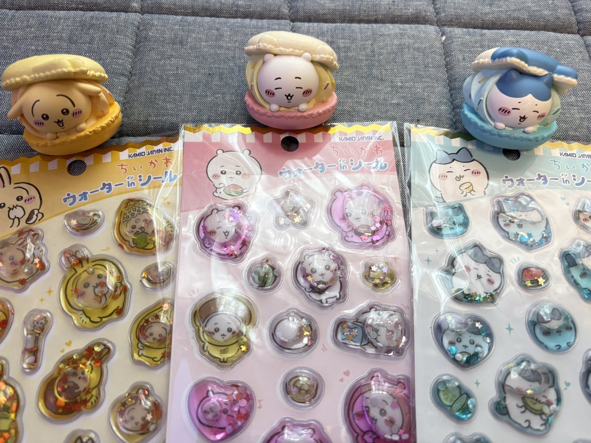 ricomicomoco's tweet photo. 朝からわたしと小3は2度目のちいかわ〜。長女は4度目🥹無事に特典もゲットして、終わった後もガチャしたりシール買ったりとちい活に勤しみました☺️特典のシール可愛すぎるわ。普通のサイズにして売り出してほしぃぃぃ！！！！！シール沼、なかなか抜け出せません。 https://t.co/zICpq742Ed