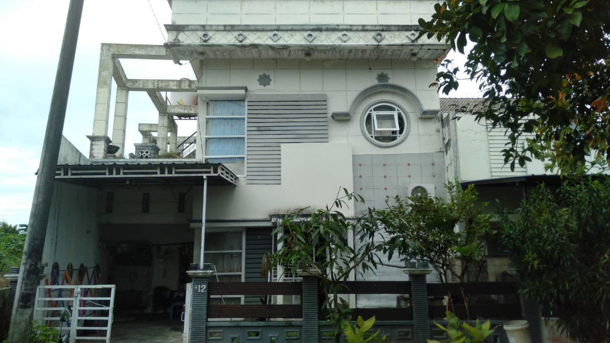 2csxjh's tweet photo. RUMAH DIJUAL CEPAT TANPA PERANTARA DAERAH TANJUNG BUNGA MAKASSAR, LUAS 122m² , 2 LANTAI + ROOFTOP, 3 KAMAR TIDUR, 3 KAMAR MANDI, LISTRIK 3500VA, POJOK, dekat TSM, Losari, Siloam Hospital.
masih BISA NEGO sy buka harga 1M, silahkan nego dulu lewat chat 0823-4399-0311(Jihan) via WA https://t.co/Petc3QBv49