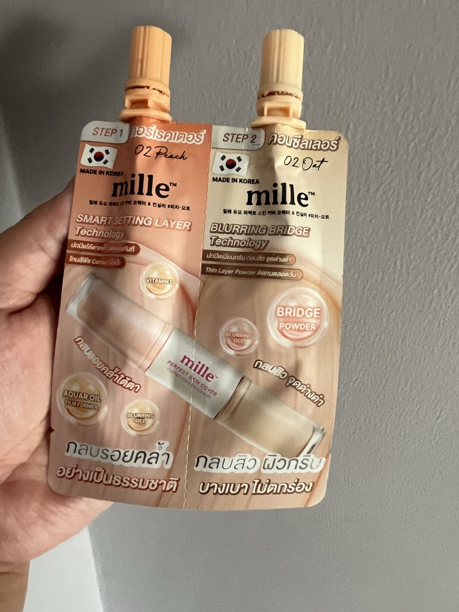 Yingnewnutt's tweet photo. @smilexjynx ป้ายยาๆ Mille ค่ะซิส ใช้ดีเกลี่ยง่าย กลบรอยได้ดี

Step 1 ใช้คอร์เรคเตอร์ทาใต้ตา กลบรอยคล้ำ
Step 2 ใช้คอนซีลเลอร์กลบสิว จุดด่างดำ

#shopee #ป้ายยา 

https://t.co/9pLnfcl69z https://t.co/m73F48HmRG