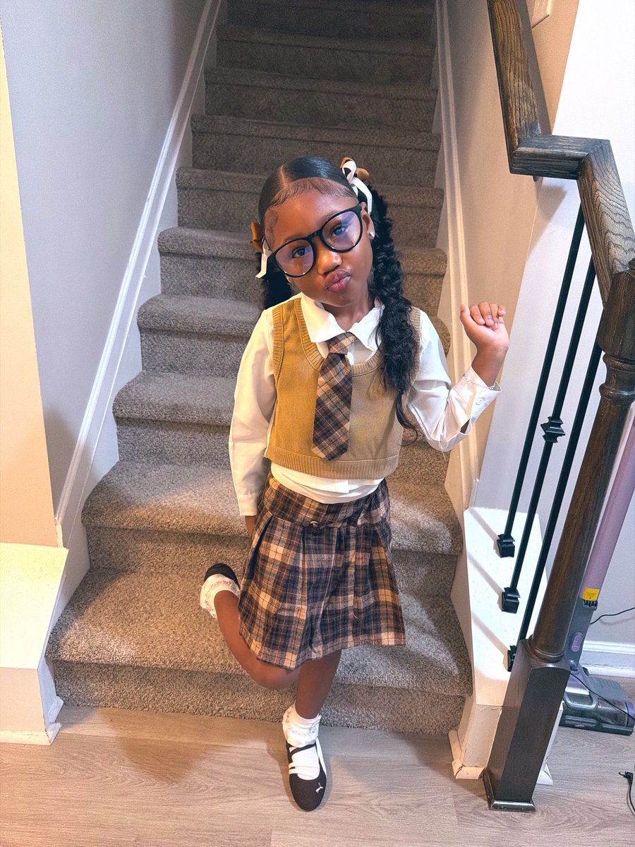 mustbetaay's tweet photo. my princess Ava Dior🥰✏️📚 https://t.co/DlOmFGjiFu