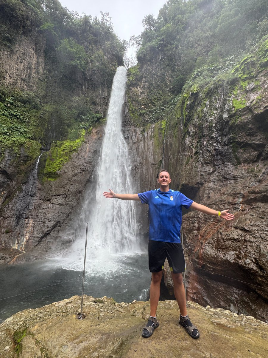 MarcosPRubio's tweet photo. Desde las Cataratas del Toro en Costa Rica.
@RealOviedo
#veranooviedista https://t.co/Ru1UHfevyu