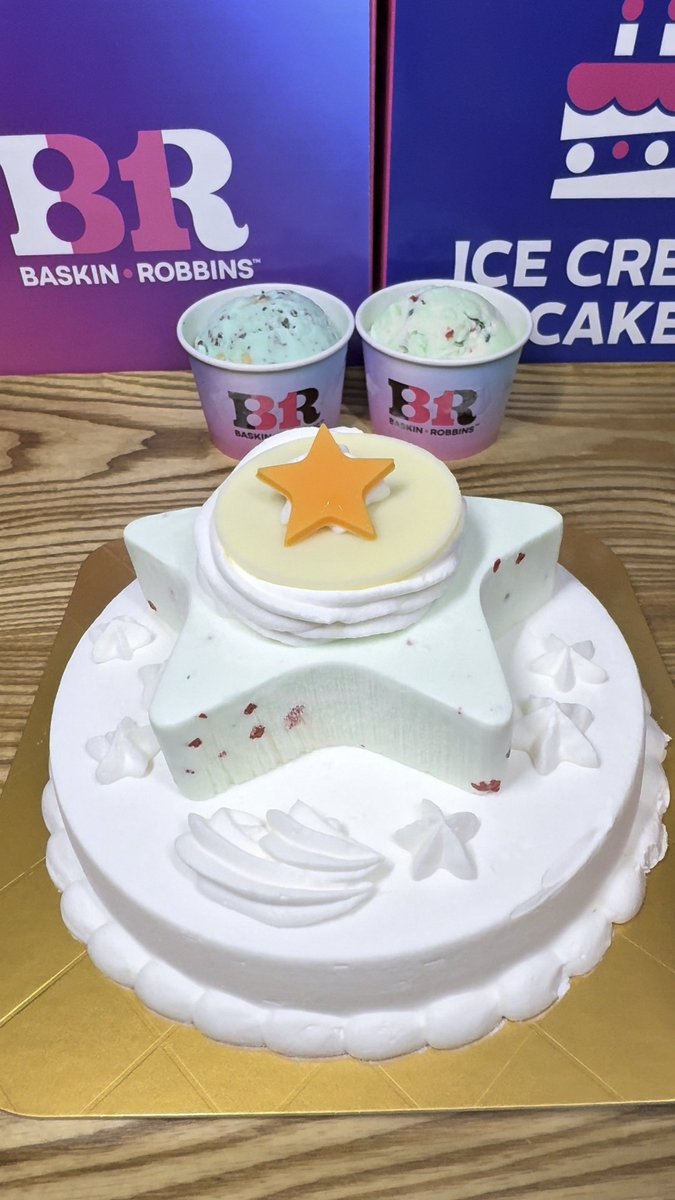 meshiterosweets's tweet photo. コレって高い？それとも妥当？
8月8日サーティワン新発売ポッピングスターはパチパチキャンディ2倍量のポッピングシャワー使った夢のようなアイスケーキで過去イチ美味しい🍨🍰✨（110点）お値段は………………
4200円…😅
https://t.co/tYwr1yf3dQ https://t.co/XdDe2bY4Qk