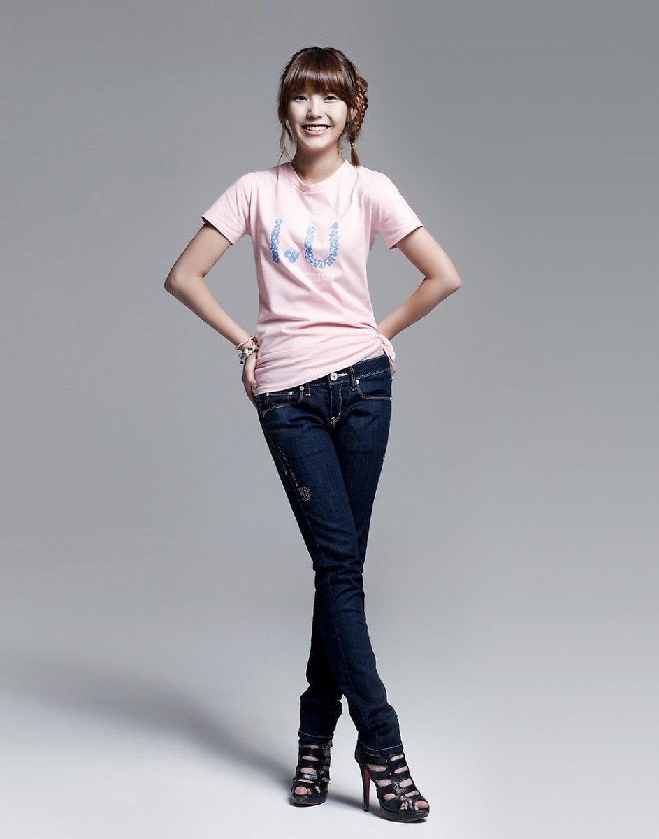 iu_crux's tweet photo. 보그 2010년 9월호 아이유 https://t.co/UDSRVnSrec