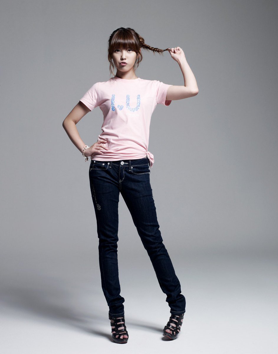 iu_crux's tweet photo. 보그 2010년 9월호 아이유 https://t.co/UDSRVnSrec
