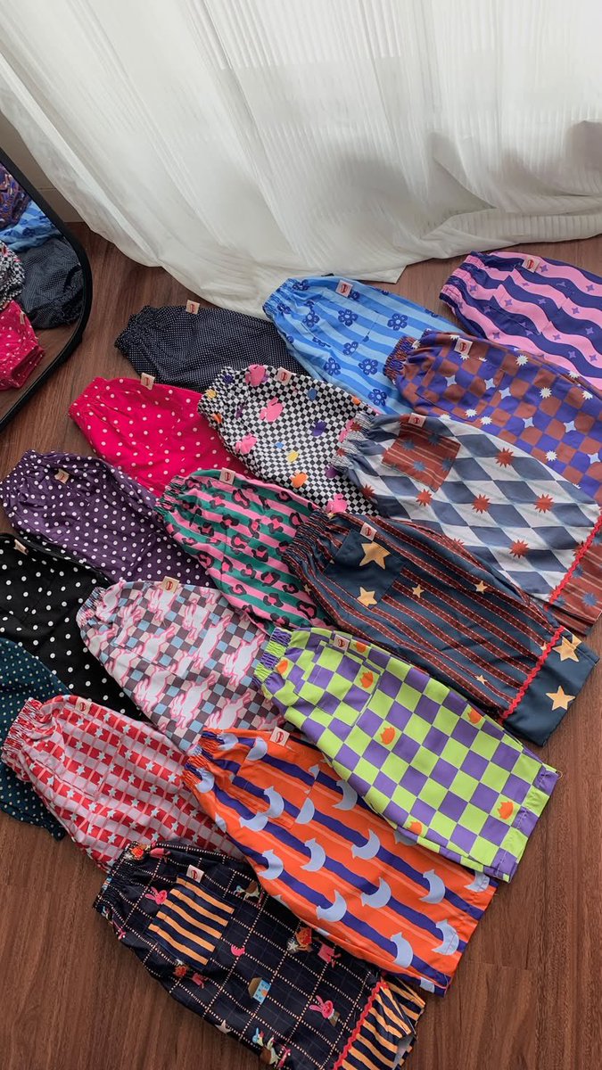 clearxcache's tweet photo. Salah satu pengeluaran yang nggak kerasa kalau punya anak: BELI BAJU ANAK 😭

Makanya kalau nemu model yang lucu-lucu dan gampang dipakai sehari-hari kayak gini, rasanya pengen stok beberapa sekalian. 

Apalagi 8.8, lumayan banget buat sekalian hunting outfit anak dengan harga promo 🥰￼