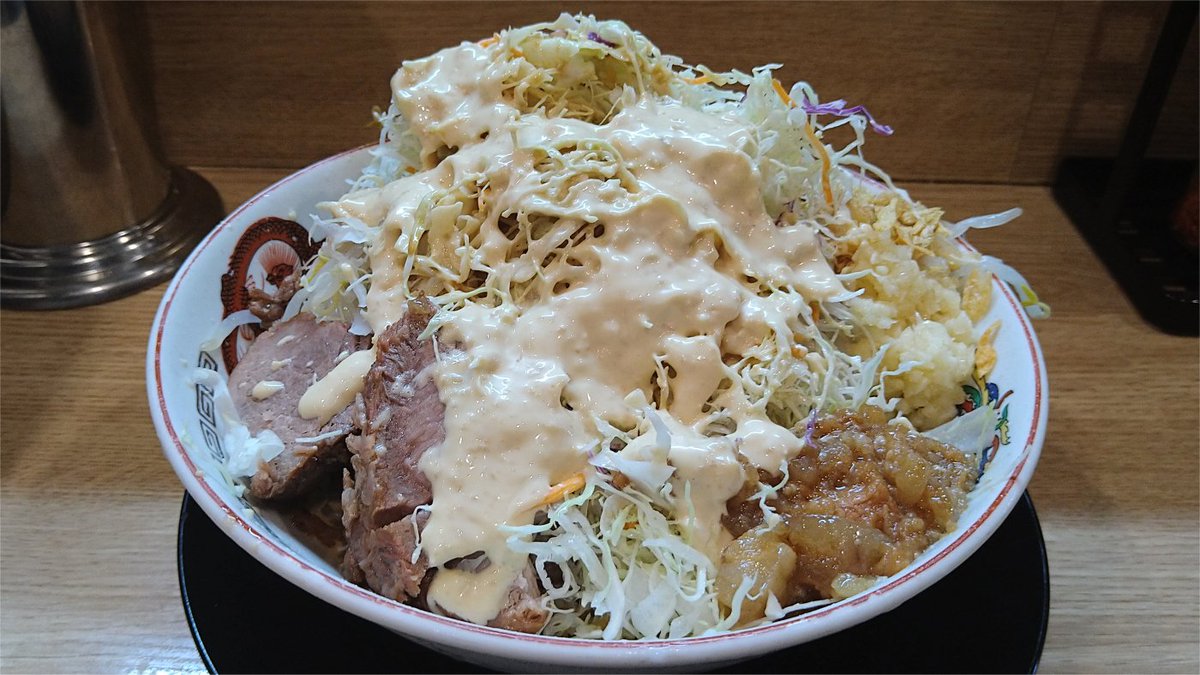 tansiolemon's tweet photo. 冷やし中華😀

代々木／麺恋処 いそじ／冷やし中華（大盛り）
幡ヶ谷／ラーメン豚山／小冷やし中華（全マシ）
新宿三丁目／中国茶房８／中華冷やし麺（週替わりランチ）
市ヶ谷／用心棒／冷やしまぜそば小（全マシ） https://t.co/1bJVD6FW4n