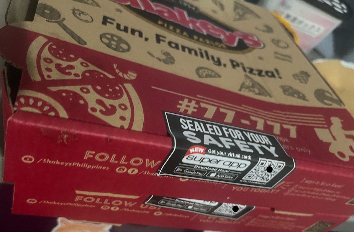 FelisElian's tweet photo. I craved pizza again, and yes I got 2 just for myself 🤣 https://t.co/TCwTesHY2N