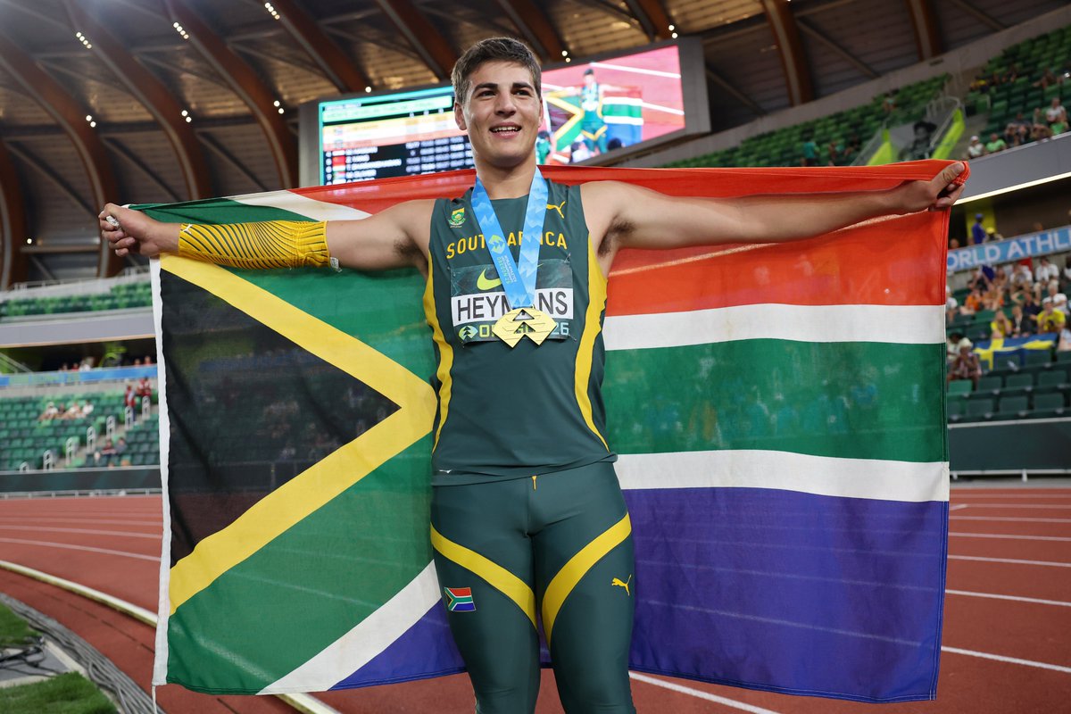 WorldAthletics's tweet photo. WHAT A MOMENT 🤩

🇿🇦’s Jan-Hendrik Heymans seals the gold medal of the javelin in the best fashion, with a mega throw of 79.42m in his 5th attempt and a winning last attempt of 80.50m for an U20 world lead 🎯

🥈Ashish Yadav 🇮🇳 74.09
🥉 Addison James 🇩🇲 73.89m NU20R

#WorldAthleticsU20