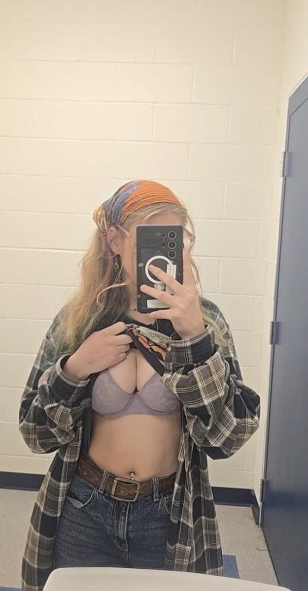 Alexgrave225's tweet photo. Letting my 18 year old gf fuck someone who’s her dads friends age https://t.co/PEL1cVs2n6