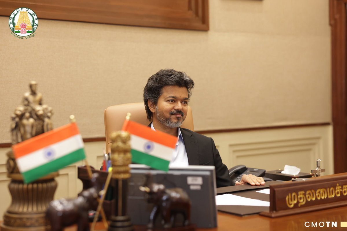 Expi_Nasni's tweet photo. இப்ப இவர் கூப்ட்டு எம்பிக்கள் யாரும் வரல...வெயிட் பண்ணுங்க 2029 ல இவர் கூப்டாமலே வந்து நிப்பாங்க...! https://t.co/Aha7OsCunX
