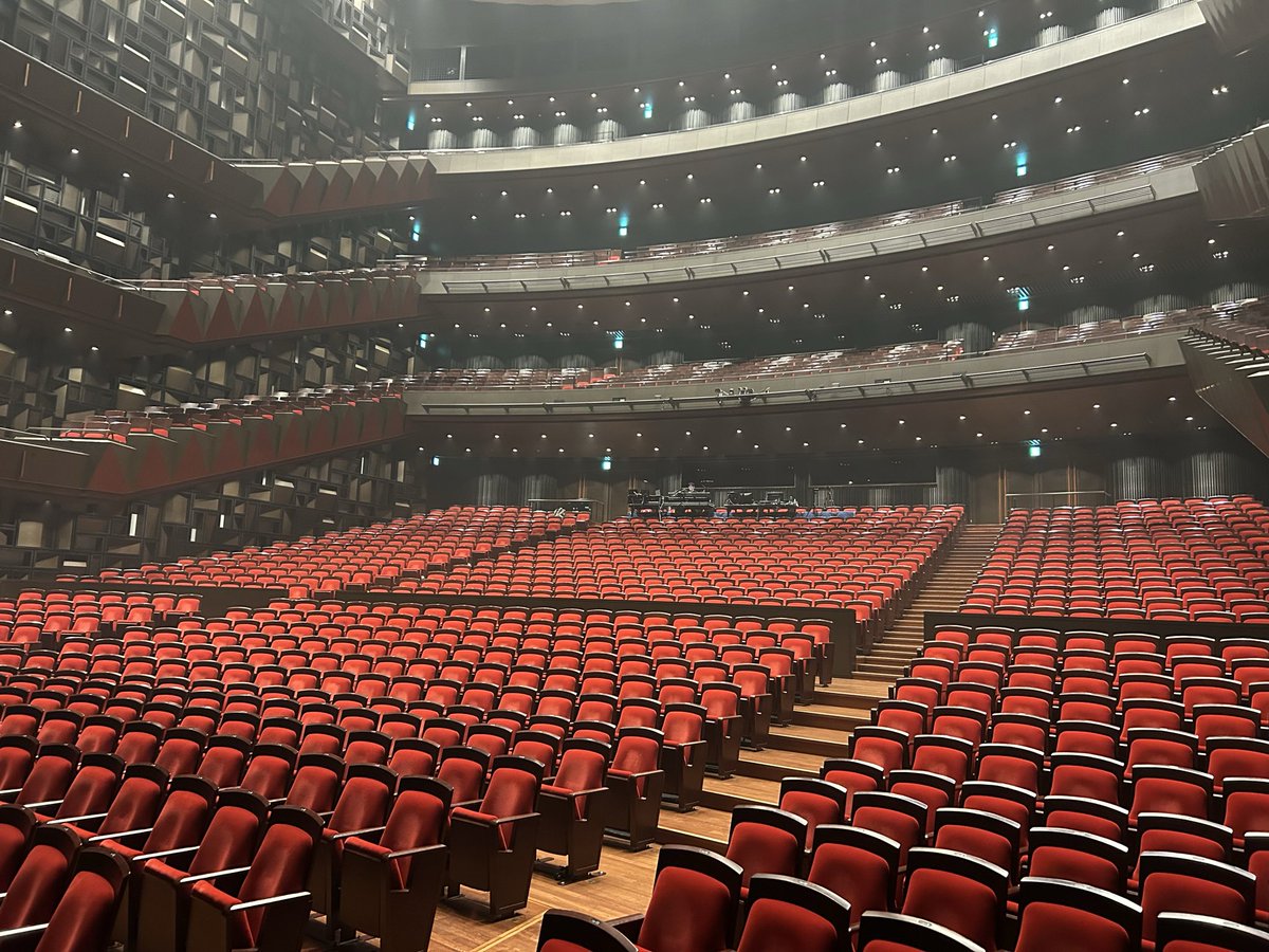 gt_fukuhara's tweet photo. 本日より
フェニーチェ堺 大ホール 
2daysです🎸
よろしくお願いします！！

#コブクロ 
#霞日和 https://t.co/nMPOPqFsAj