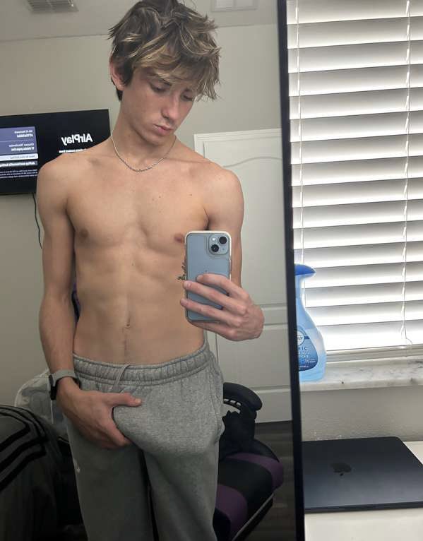 fagdestroyerrr's tweet photo. beg for me to take everything 💸 #findom #cashmaster https://t.co/reMLkOLOAF