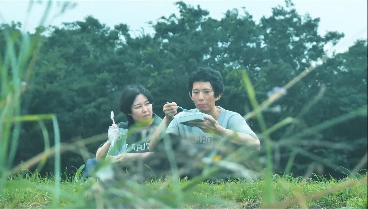 kichigaihakase's tweet photo. 13分ほどのフェイクドキュメンタリー系の短編ホラー『ヒトコワ - ゲテモノカップル』をYouTubeで鑑賞。閲覧注意作品です！変わった癖を持つカップルに密着取材し食事の様子などを紹介...かなりエグいです、例えフェイクだと分かっていてもこれはちょっとキツい？それも微妙にリアルなのがなおさら...

気にならない人には物足りない内容かもしれませんが、終盤の展開も入ってこないほど強烈な映像が続くので、閲覧の際には注意して下さいね。