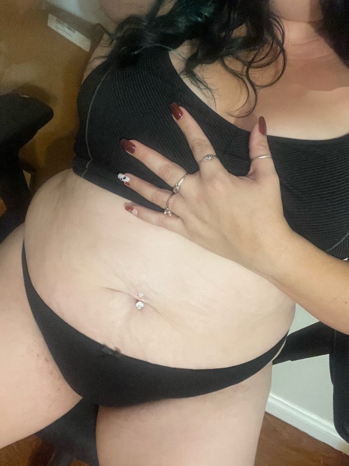 sinfullatinahw's tweet photo. 🖤🖤🖤🖤🖤 https://t.co/X7bfLwGXw3