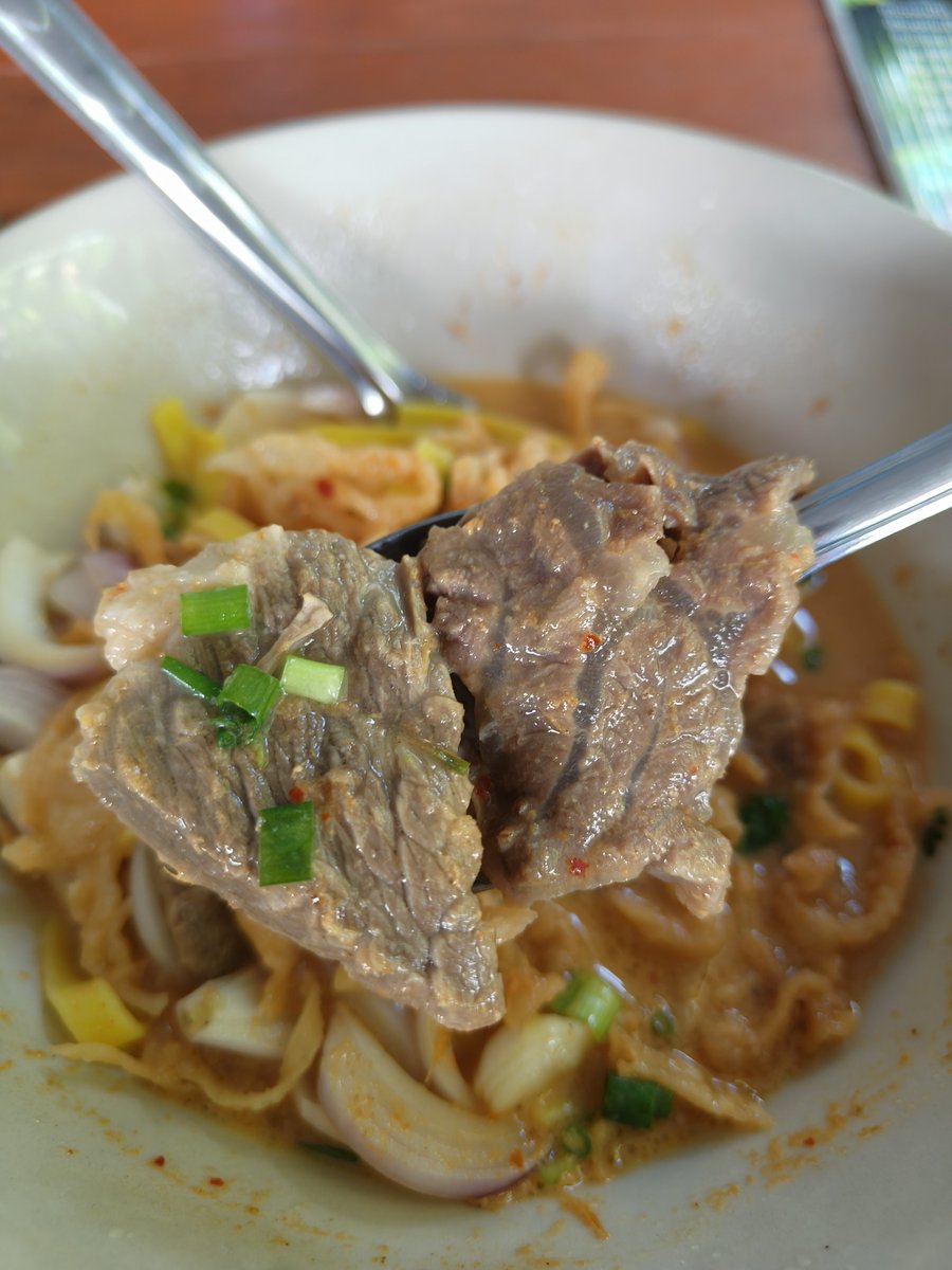 Zaku81229182's tweet photo. ข้าวซอยเนื้อ อร่อย ร้านบ้านขนมจีน แม่กลอง...
#แม่กลอง #สมุทรสงคราม https://t.co/QzhjdhS45A