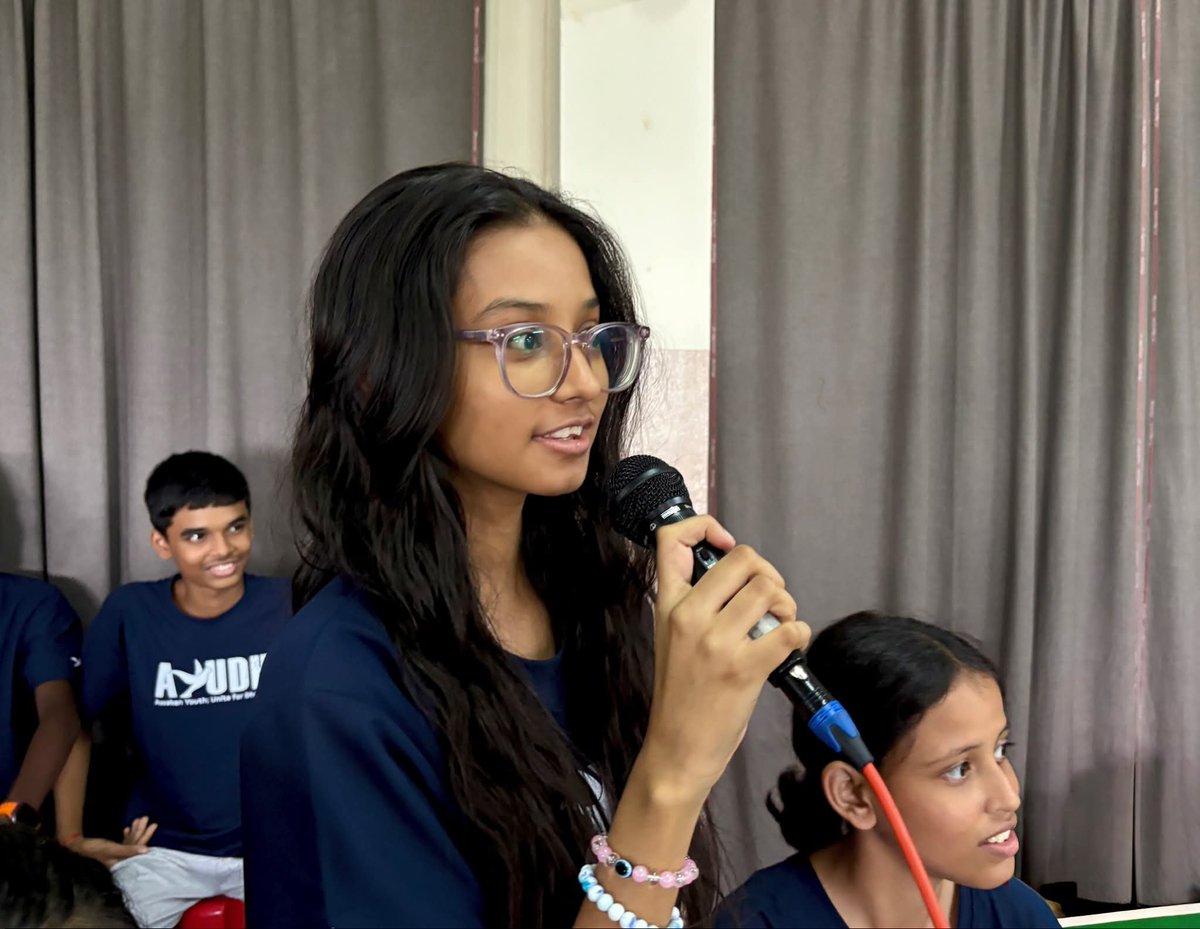 ayudh_india's tweet photo. "Jyotirgamaya," a workshop on the true purpose, science, and significance behind the rituals, images, symbols, and festivals of #SanatanaDharma, was conducted by the #AYUDHKolkata team for their juniors as part of the Foundational Course on Sanatana Dharma.
#Jyotirgamaya #AYUDH https://t.co/qHUWFcU3h5