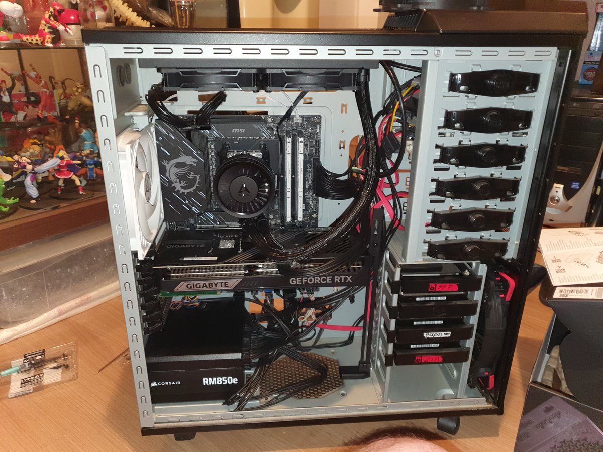 Jr94055438's tweet photo. Antes, durante e depois... Adeus Sony... https://t.co/AQH0p0fS3V