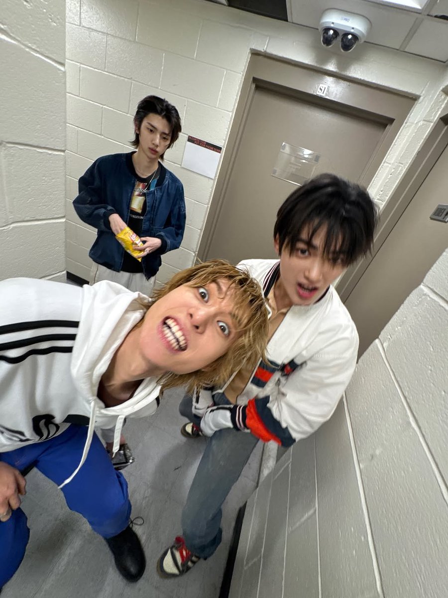 eomcoertis's tweet photo. They are the cutest 😭😭😭

#CORTIS #코르티스 https://t.co/fL0HU5rcx0