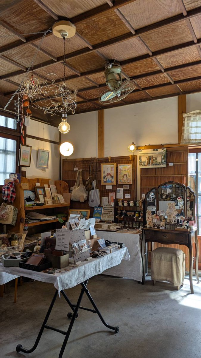 artisanmamnishi's tweet photo. 扇風機　まだ現役です
エアコンもつけて店内冷やしてお待ちしております

お近くにお越しの際もお立ち寄りください https://t.co/ZYTERHLme8