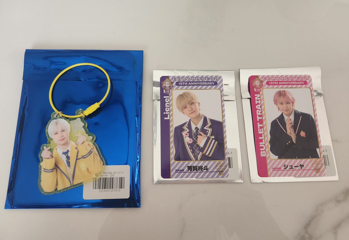 sh_yuiP__'s tweet photo. エビライ グッズ 交換 A D E

【譲】
アクキー タクヤ 塩﨑太智 SHOW
両面トレカ リョウガ シューヤ EIKU 芳賀柊斗 
学生証 志村玲於

【求】
アクキー ユーキ アロハ > YUMA
両面トレカ ユーキ 武田創世
学生証 カイ ユーキ

タクヤ･塩﨑太智は条件の良い方を優先させていただきます。 https://t.co/xE9YroqeBm