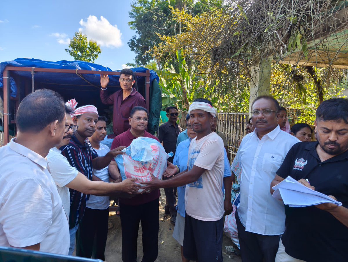 ripunbora's tweet photo. Stood with families devastated by the recent floods in Sivasagar and Charaideo. In the presence of Ex-CLP leader @DsaikiaOfficial,I contributed one month’s pension to support around 100 affected families with essential items. A small effort to bring hope &amp; a smile.

@RahulGandhi https://t.co/r8CEXcXVpt