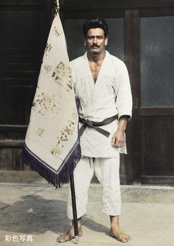 old_nippon's tweet photo. 1931年(昭和6年)に撮影された柔道家の牛島辰熊。圧倒的な強さと気の荒さから「鬼の牛島」と称されました。柔道史上最強とされた木村政彦の師匠として有名です。思想家の側面もあり、1944年(昭和19年)に 当時の首相・東條英機の暗殺および内閣打倒を計画しましたが、事前に発覚して未遂に終わりました。 https://t.co/DLGR6lfCB0