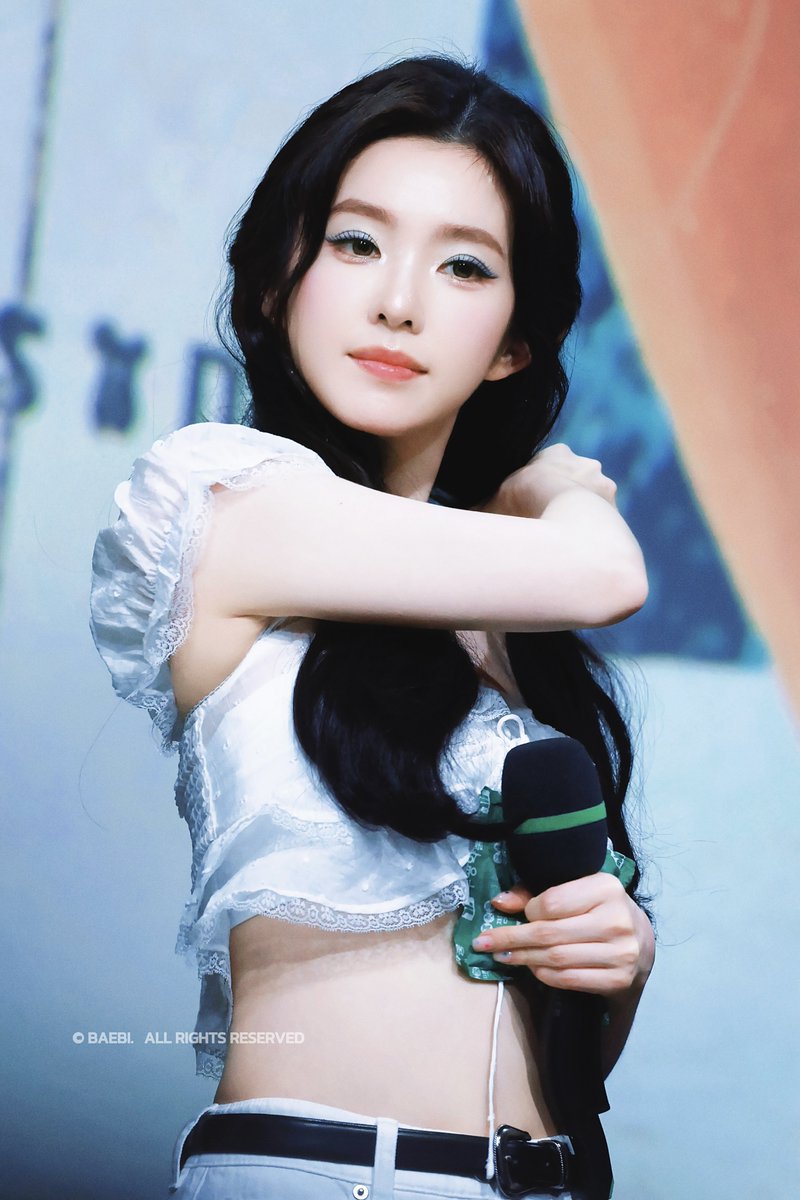 Baebirene_0329's tweet photo. 260808 인어공주🌊🤍 #아이린 #IRENE #RedVelvet #레드벨벳 https://t.co/yuV0SRrIMc
